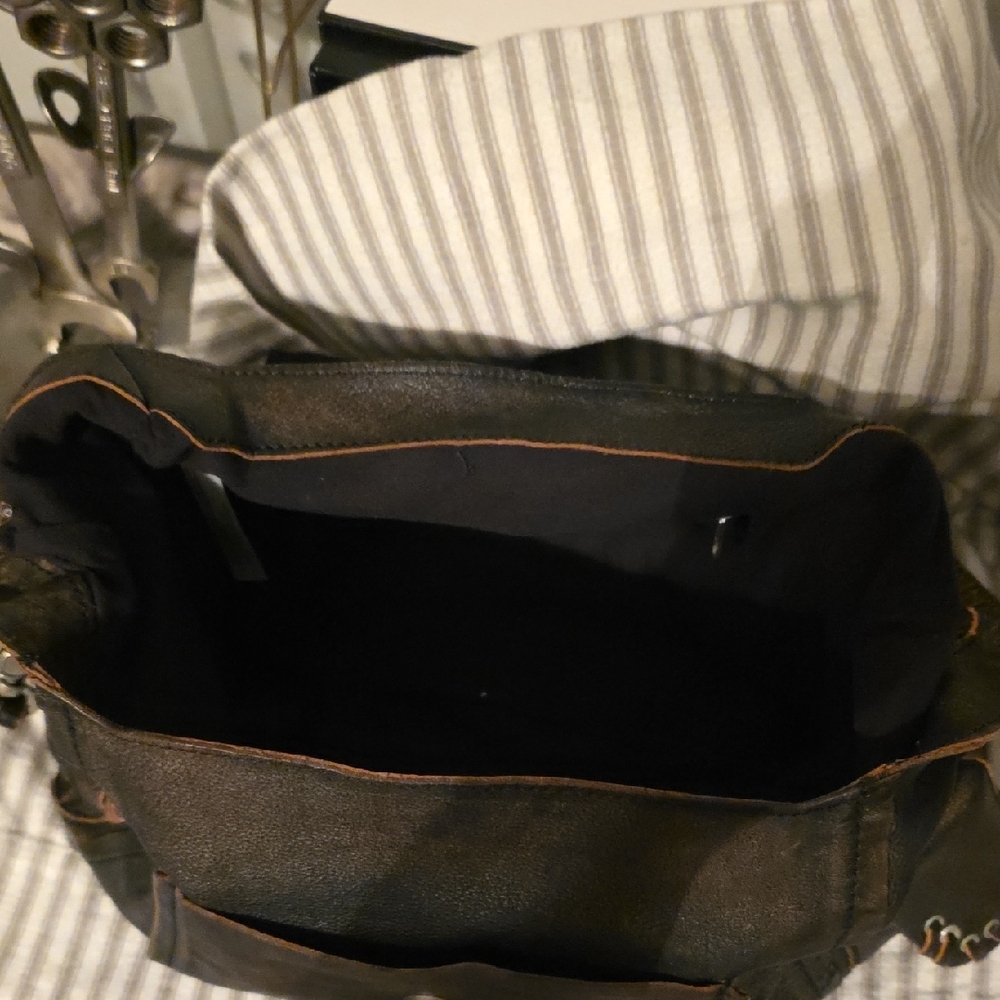 Free People Large Leigh Distressed Aged Graphite Leather Women's Bag - Picture 4 of 6